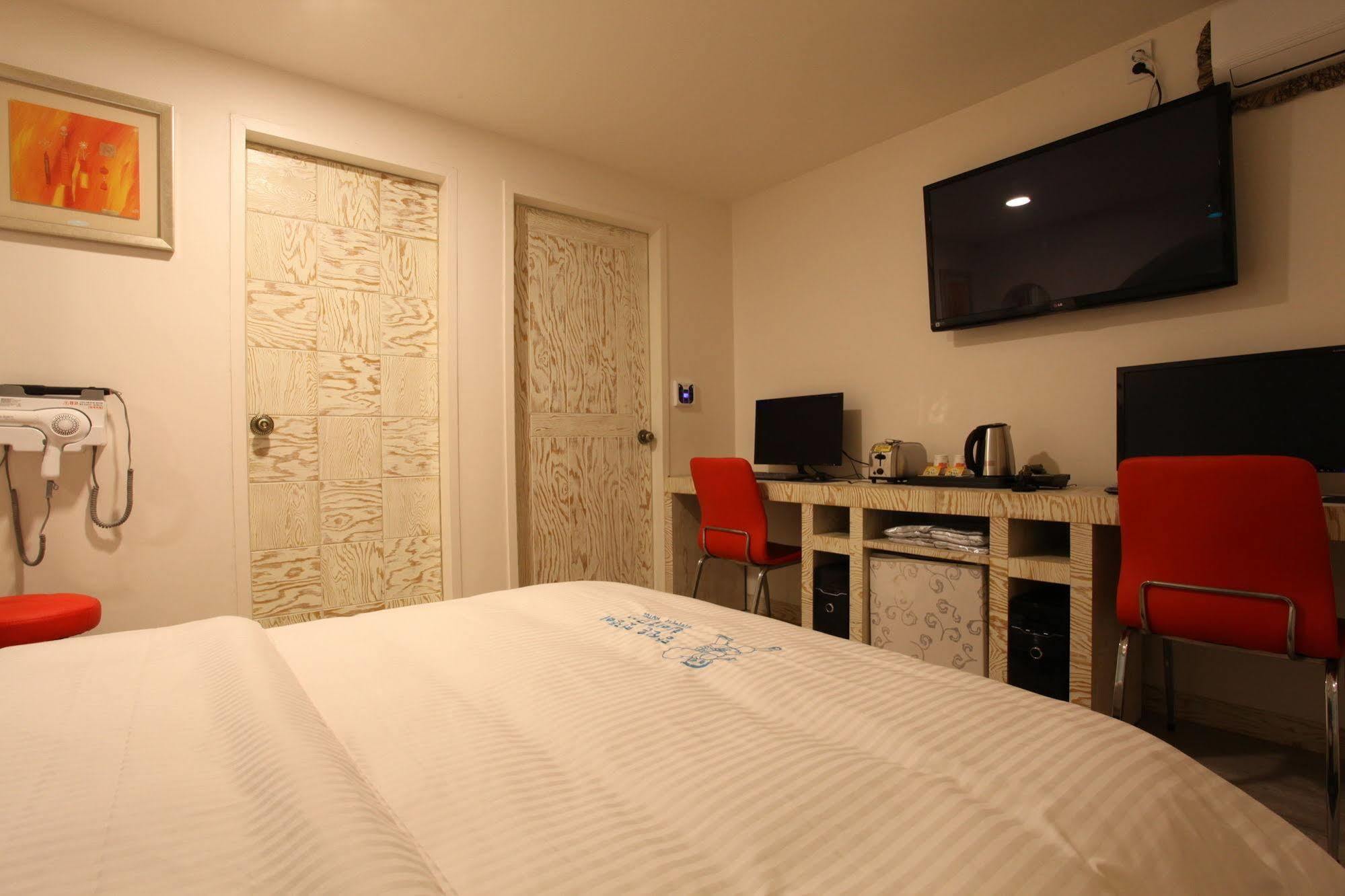 Riviera Motel Goyang Exterior foto