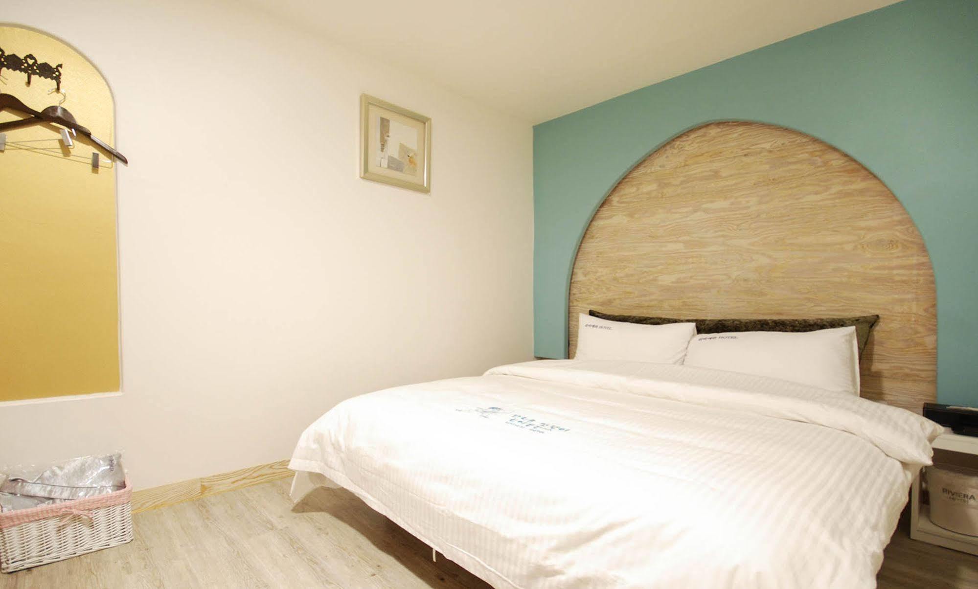 Riviera Motel Goyang Exterior foto